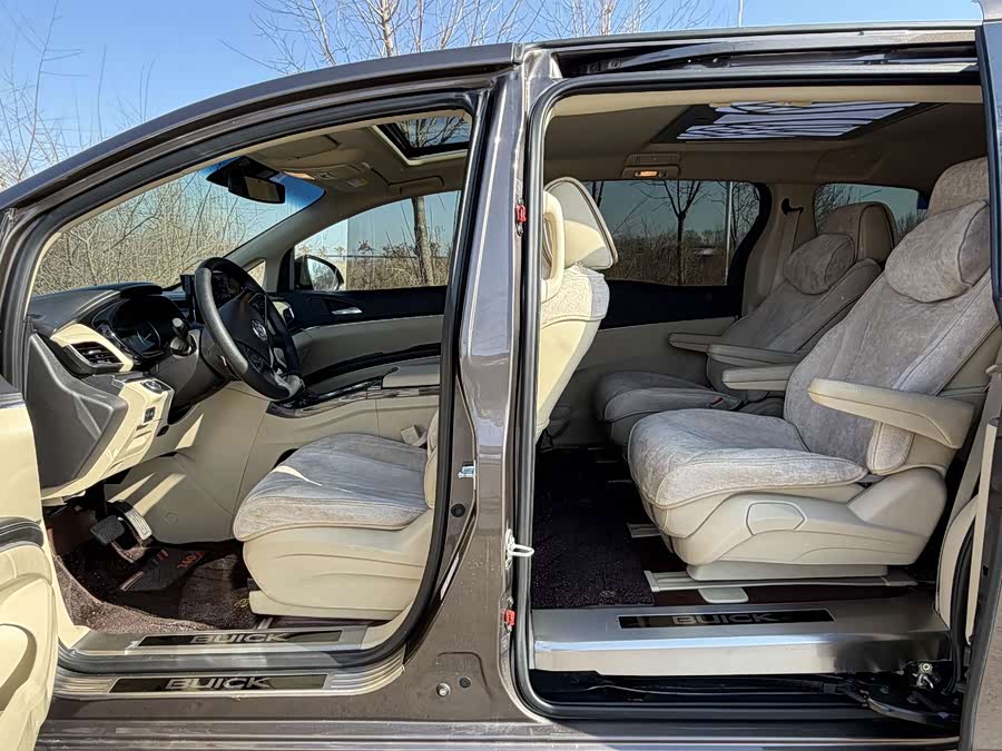 Buick GL8 2022 Land Business Cabin 652T Luxury - zdjęcie 11