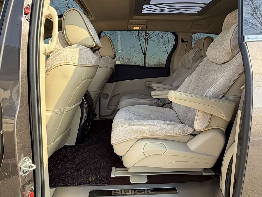 Buick GL8 2022 Land Business Cabin 652T Luxury - zdjęcie 12