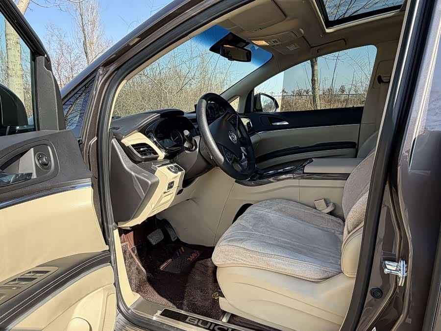 Buick GL8 2022 Land Business Cabin 652T Luxury - zdjęcie 13
