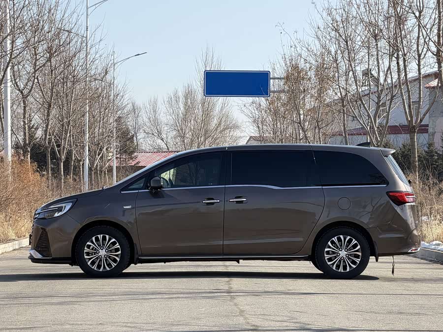 Buick GL8 2022 Land Business Cabin 652T Luxury - zdjęcie 7