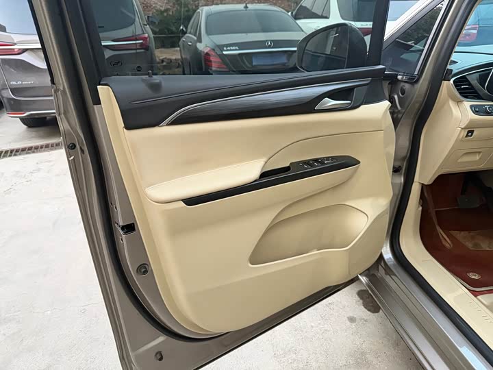 Buick GL8 2023 ES Luxurious Edition - zdjęcie 19