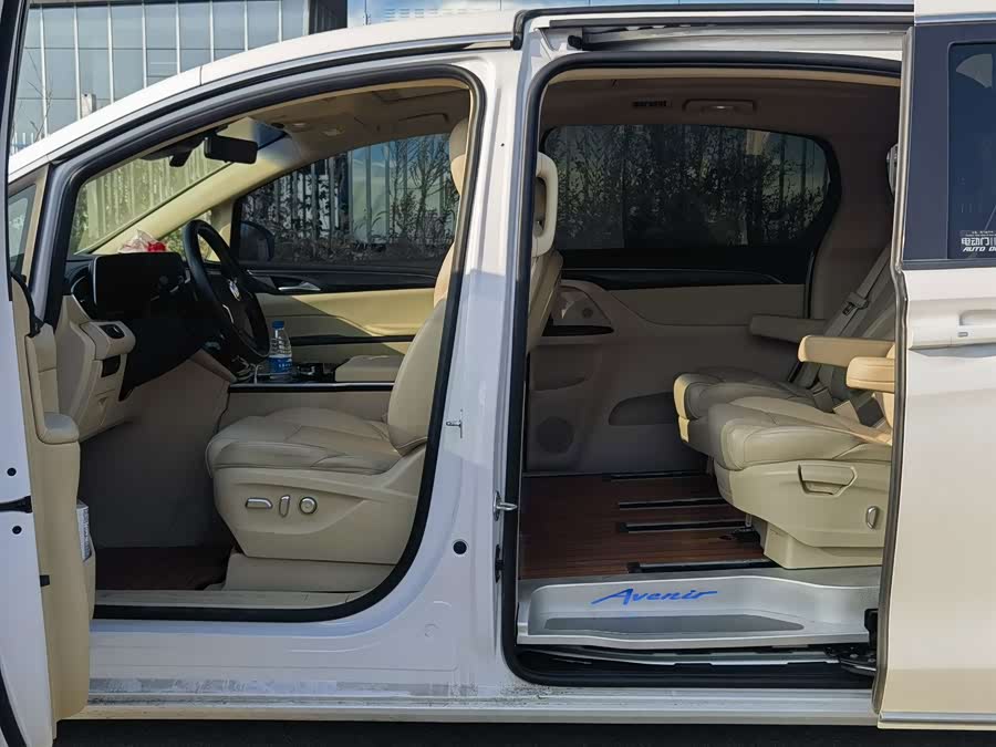 Buick GL8 2023 ES Luxurious Edition - zdjęcie 4