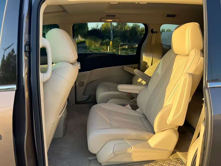 Buick GL8 2023 Land Business Class 652T Luxury - zdjęcie 15
