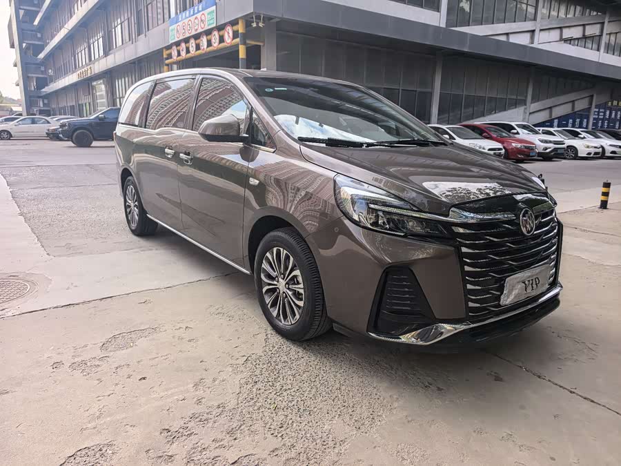 Buick GL8 2023 Land Business Class 652T Luxury - zdjęcie 3