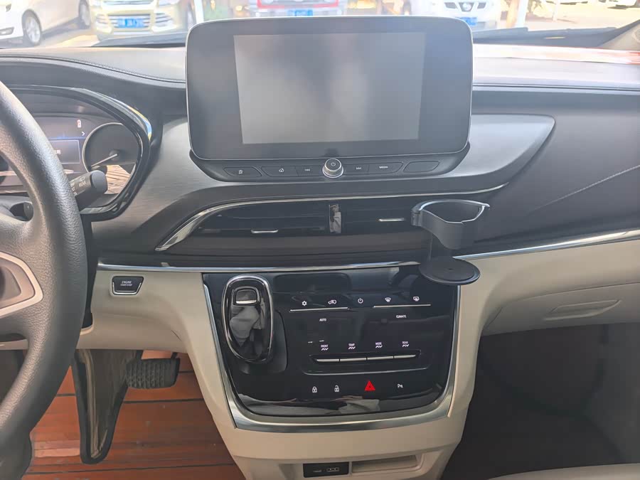 Buick GL8 2023 Land Business Class 652T Luxury - zdjęcie 8