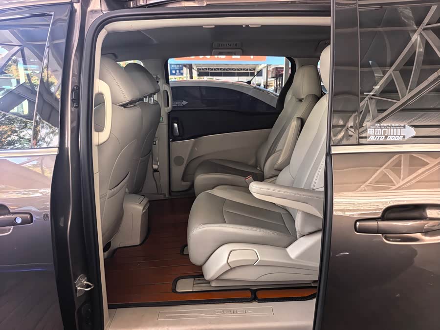 Buick GL8 2023 Land Business Class 652T Luxury - zdjęcie 9