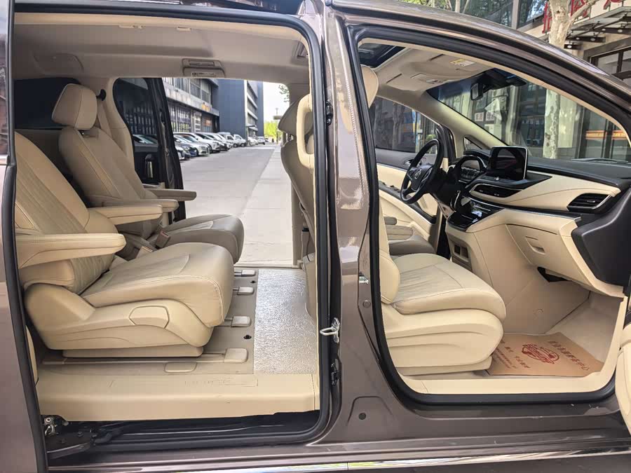 Buick GL8 2023 Land Business Class 652T Luxury - zdjęcie 9