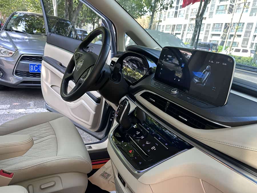 Buick GL8 2023 Luxury - zdjęcie 12