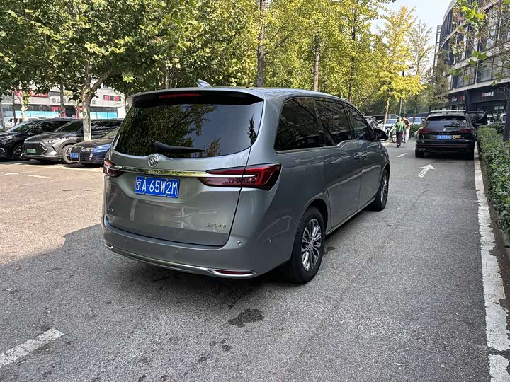 Buick GL8 2023 Luxury - zdjęcie 18