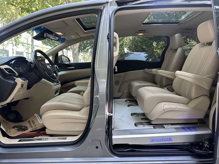 Buick GL8 2023 Luxury - zdjęcie 20
