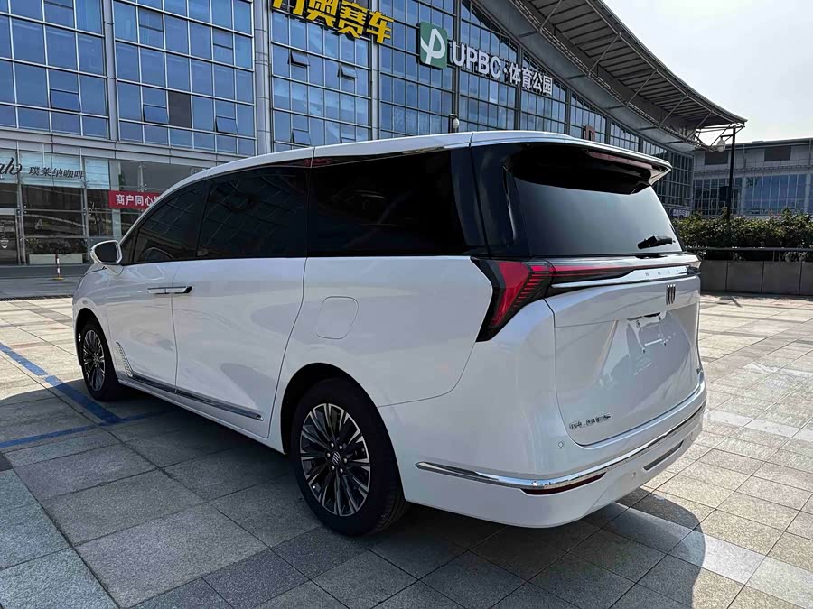 Buick GL8 2025 Luxury - zdjęcie 6