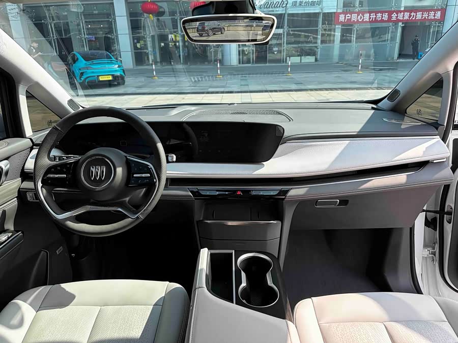 Buick GL8 2025 Luxury - zdjęcie 8