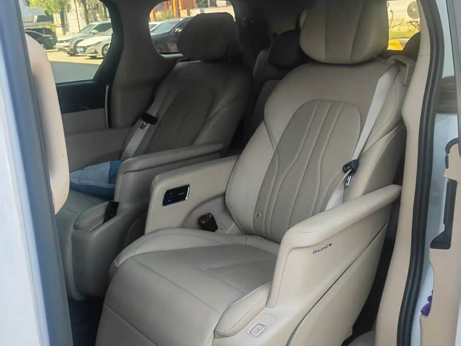 Buick GL8 New Energy 2025 Luxurious Version - zdjęcie 9