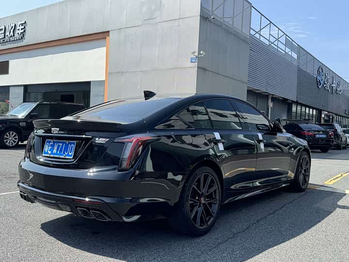 Cadillac CT5 2023 28T Premium - zdjęcie 16