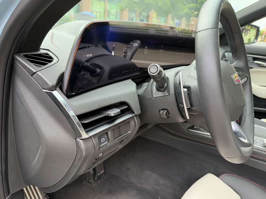 Cadillac CT5 2025 28T Track Performance Edition + Peak Track Package - zdjęcie 13