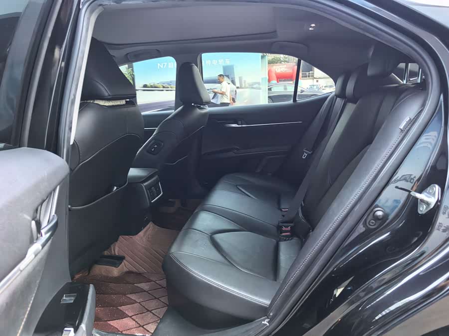 Camry 2023 2.5HG Luxury - zdjęcie 8