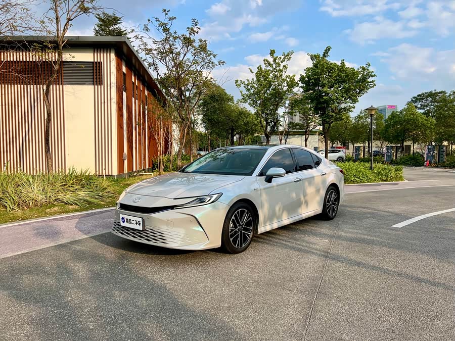 Camry 2024 2.0HG Premium - zdjęcie 1