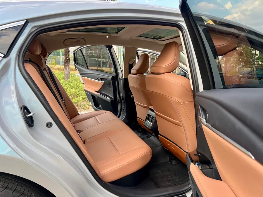 Camry 2024 2.0HG Premium - zdjęcie 11