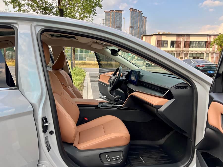 Camry 2024 2.0HG Premium - zdjęcie 12