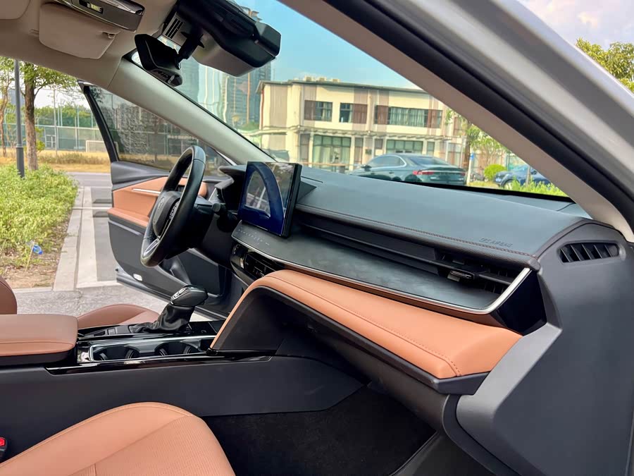 Camry 2024 2.0HG Premium - zdjęcie 13