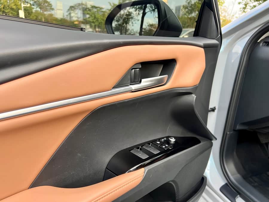 Camry 2024 2.0HG Premium - zdjęcie 9