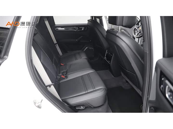 Cayenne 3.0T Platinum - zdjęcie 18