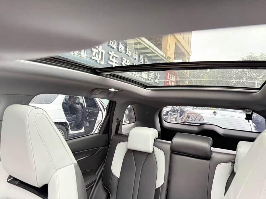 Changan CS75PLUS 2024 3rd Gen Champion 1.5T Smart Driving Edition - zdjęcie 6