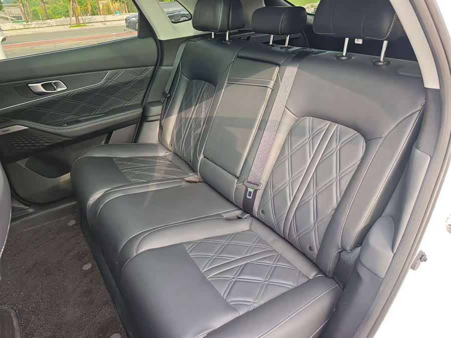 Changan UNI-K 2024 2.0T 2WD Global Edition - zdjęcie 8