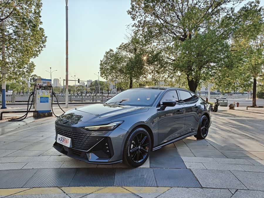 Changan UNI-V 2023 1.5T Premium - zdjęcie 1