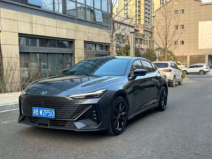 Changan UNI-V 2023 1.5T Premium - zdjęcie 1