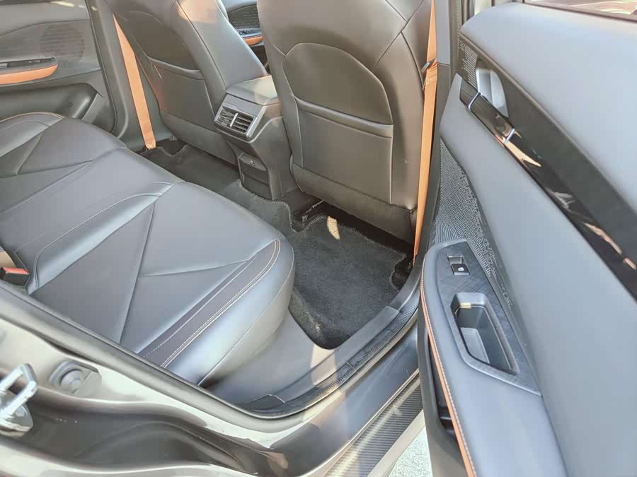 Changan UNI-V 2023 1.5T Premium - zdjęcie 13