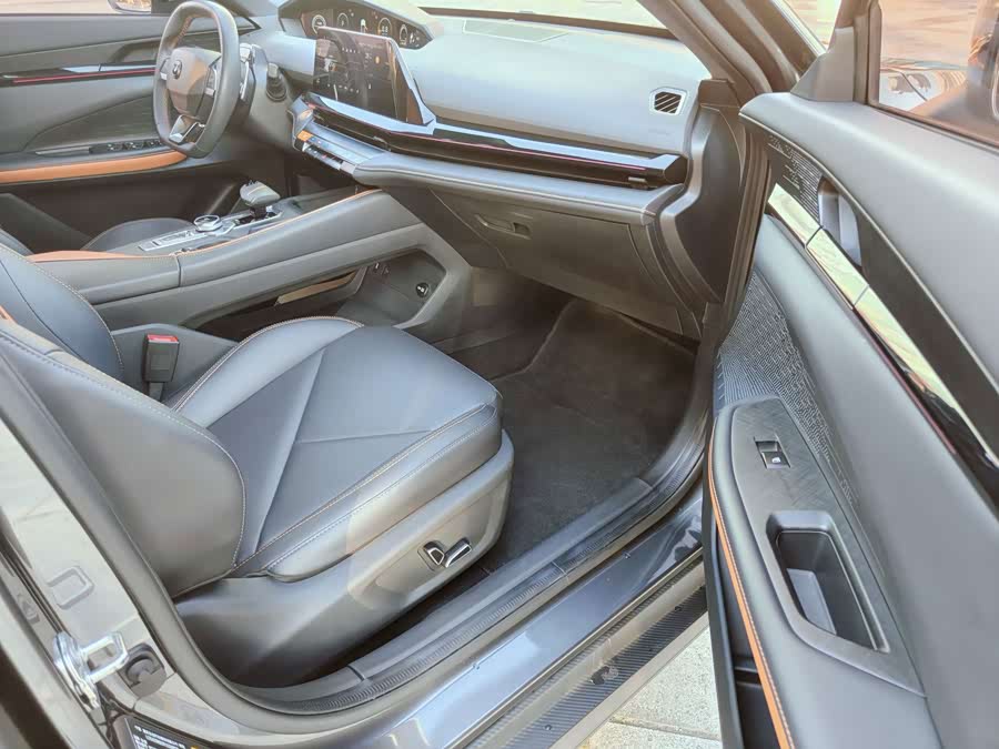 Changan UNI-V 2023 1.5T Premium - zdjęcie 14