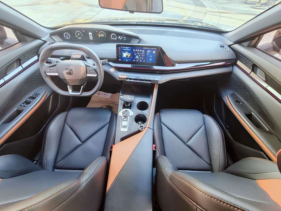 Changan UNI-V 2023 1.5T Premium - zdjęcie 18