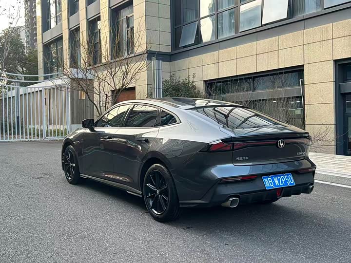 Changan UNI-V 2023 1.5T Premium - zdjęcie 18