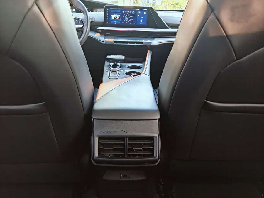 Changan UNI-V 2023 1.5T Premium - zdjęcie 20