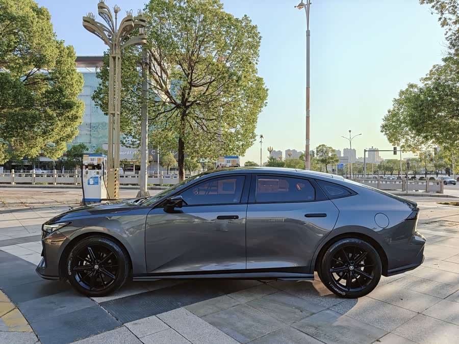 Changan UNI-V 2023 1.5T Premium - zdjęcie 3