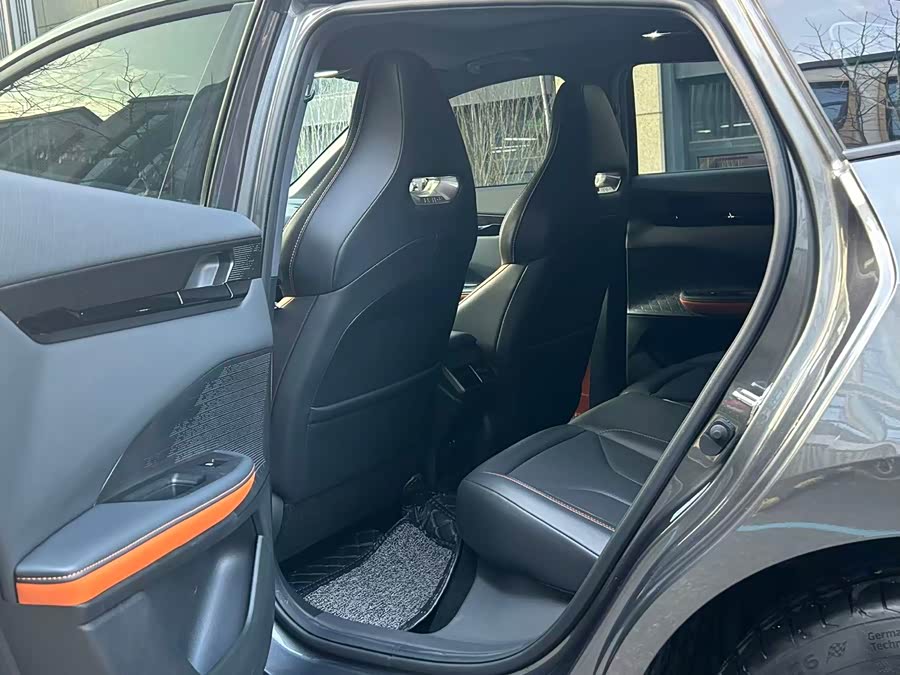 Changan UNI-V 2023 1.5T Premium - zdjęcie 4