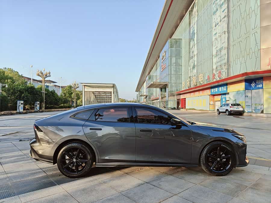 Changan UNI-V 2023 1.5T Premium - zdjęcie 6