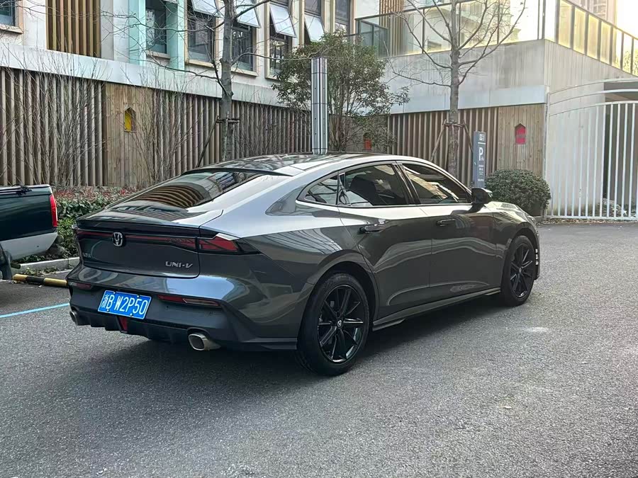 Changan UNI-V 2023 1.5T Premium - zdjęcie 7