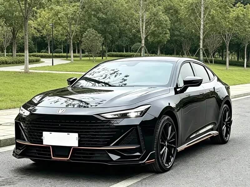 Changan UNI-V 2023 1.5T Sport - zdjęcie 1