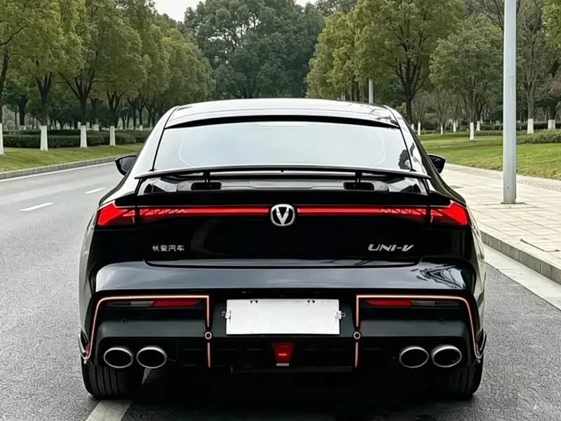 Changan UNI-V 2023 1.5T Sport - zdjęcie 12