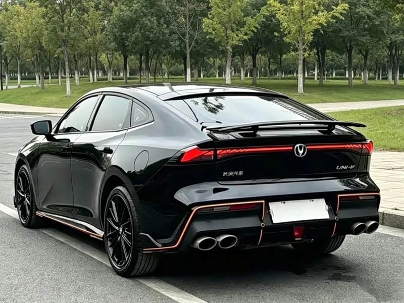 Changan UNI-V 2023 1.5T Sport - zdjęcie 14