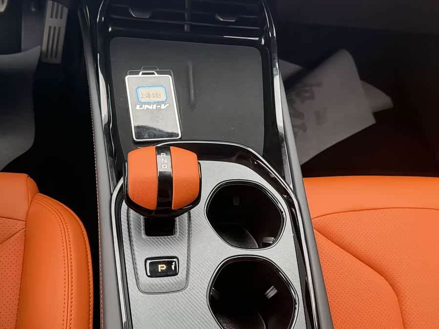 Changan UNI-V 2025 1.5T 500Bar Premium Sports Edition - zdjęcie 16
