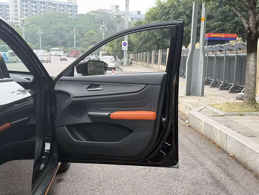 Changan UNI-V 2025 1.5T 500Bar Premium Sports Edition - zdjęcie 6