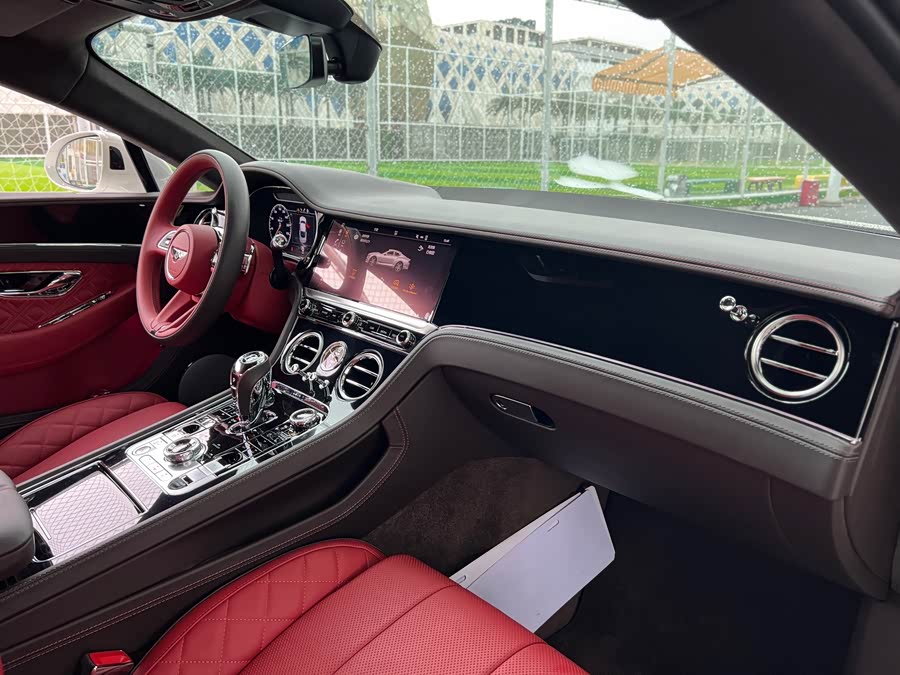 Continental 2022 4.0T GT V8 - zdjęcie 11