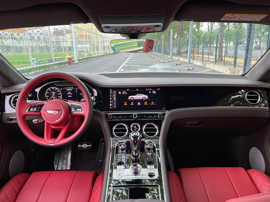 Continental 2022 4.0T GT V8 - zdjęcie 15
