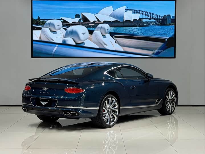 Continental 2022 4.0T GT V8 - zdjęcie 18