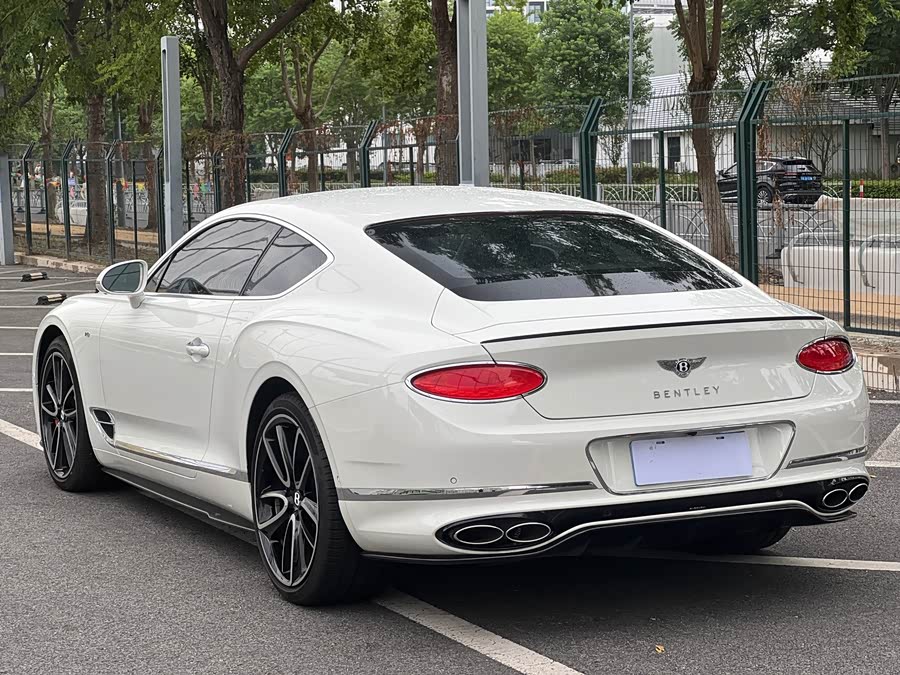 Continental 2022 4.0T GT V8 - zdjęcie 4