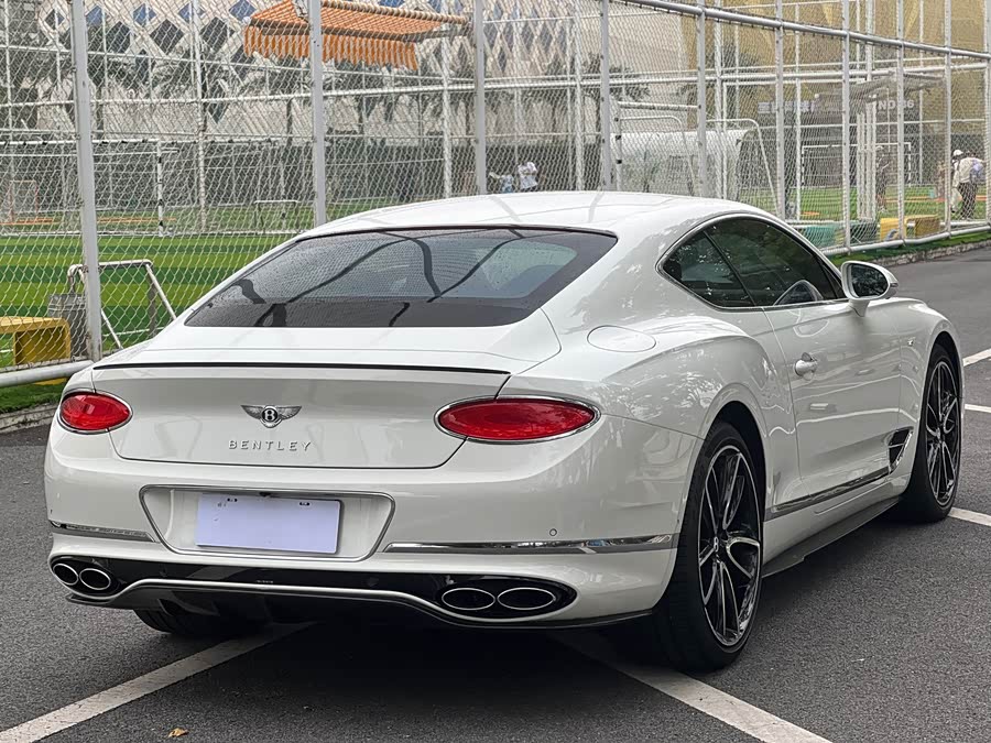 Continental 2022 4.0T GT V8 - zdjęcie 6