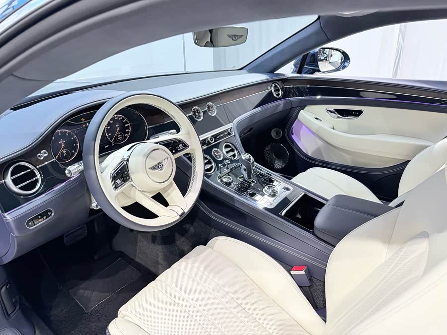 Continental 2022 4.0T GT V8 - zdjęcie 7